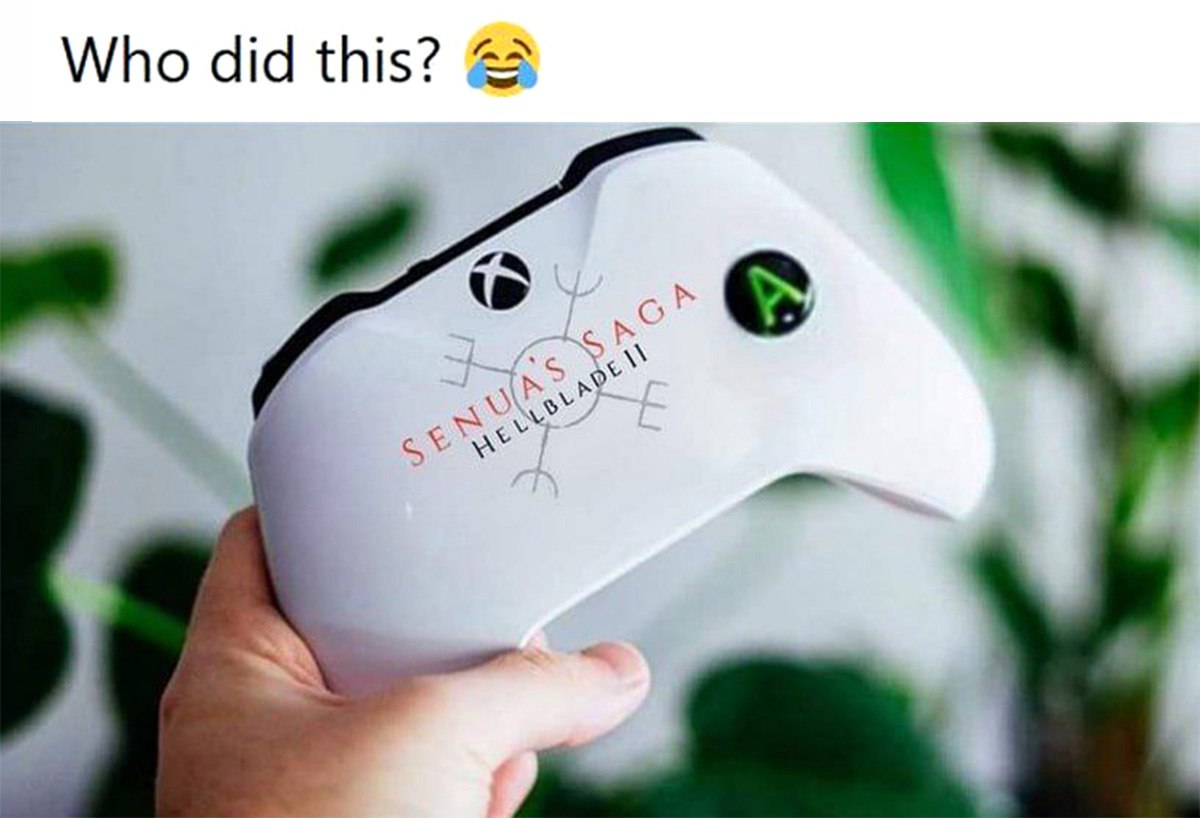 Who did this? Senua’s Saga Hellblade II на геймпаде Xbox Мем с геймпадом Xbox, на котором написано «Senua’s Saga Hellblade II» и фразой «Who did this?»