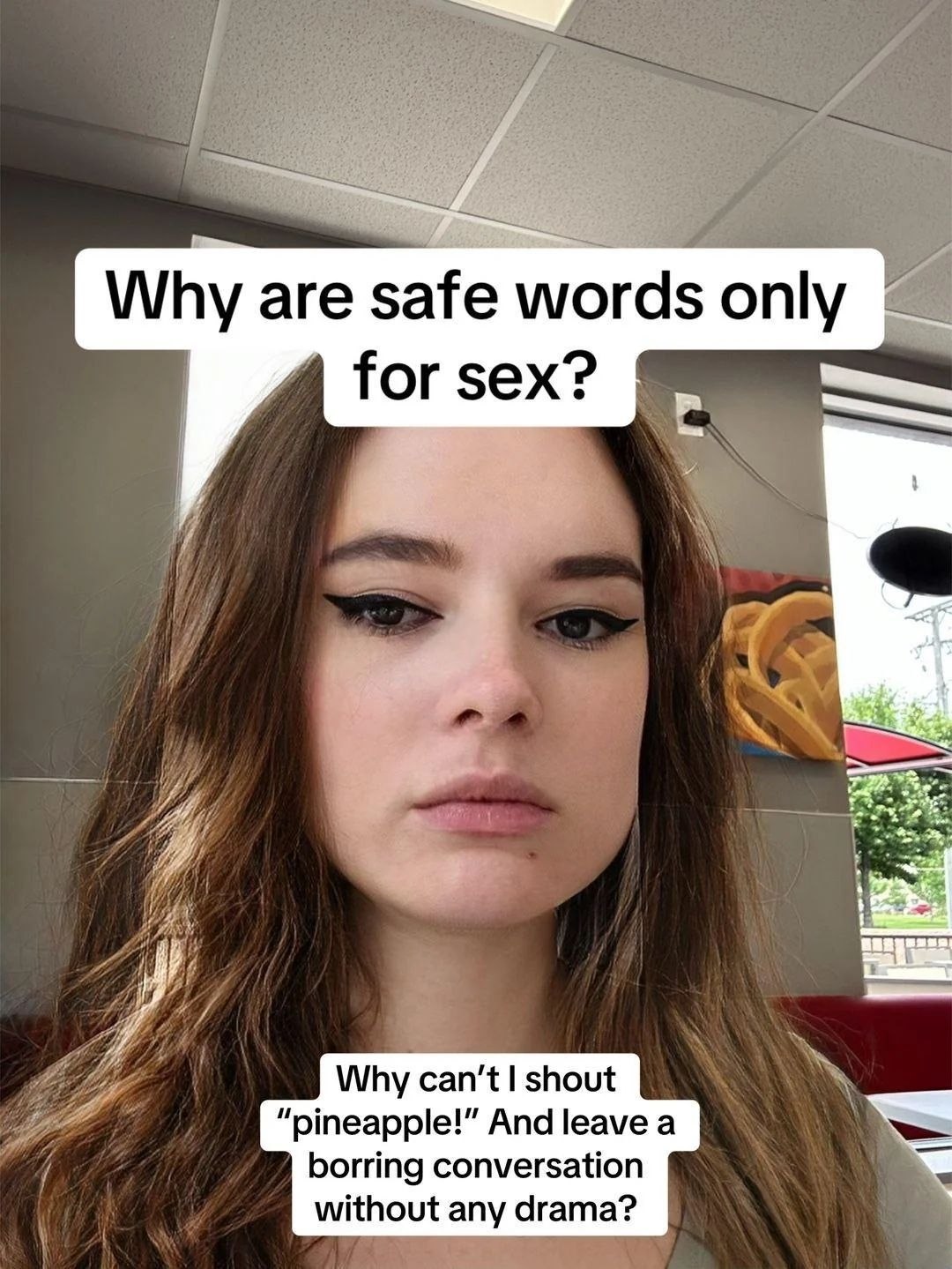 Девушка с вопросом о safeword: почему нельзя крикнуть «pineapple!» и уйти из скучного разговора без драмы?