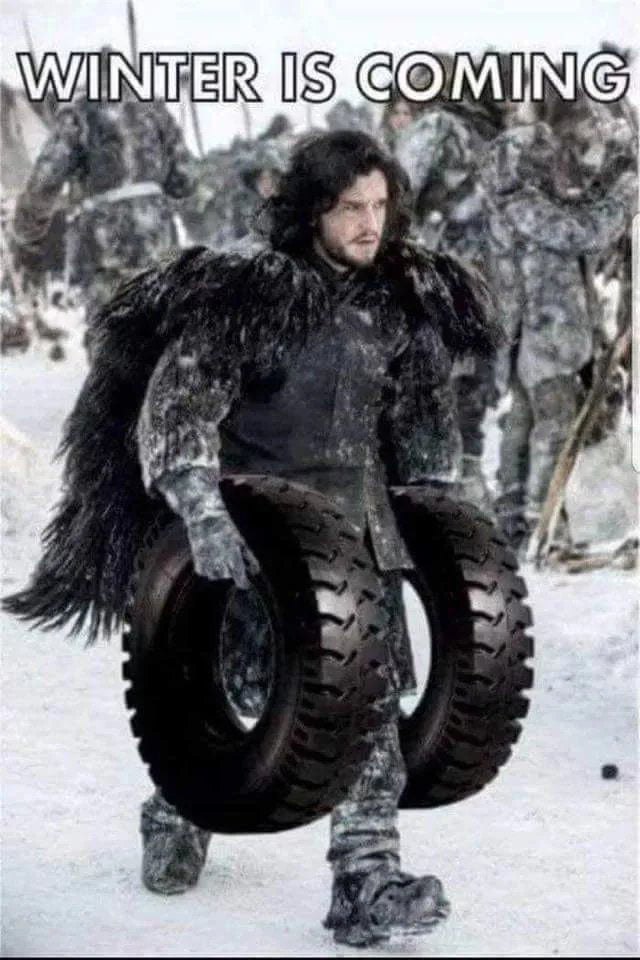 Winter is coming Джон Сноу несет зимние шины, мем "Winter is coming"